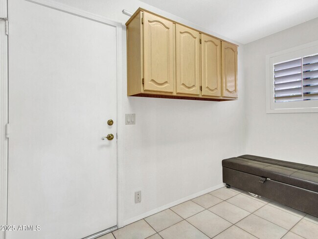 9343 W Escuda Dr Peoria, AZ 85382 photo 2