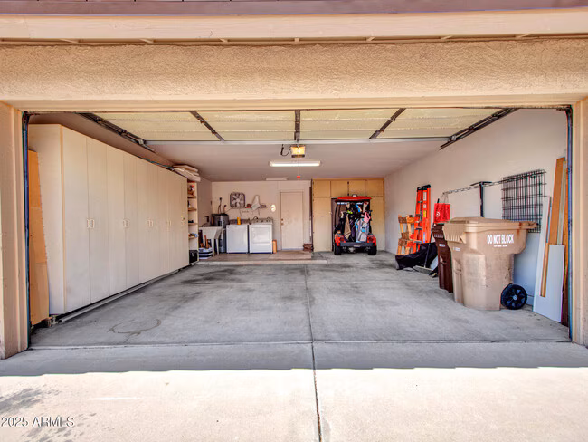 9343 W Escuda Dr Peoria, AZ 85382 photo 3