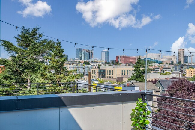 1505 E Spruce St Seattle, WA 98122 photo 4