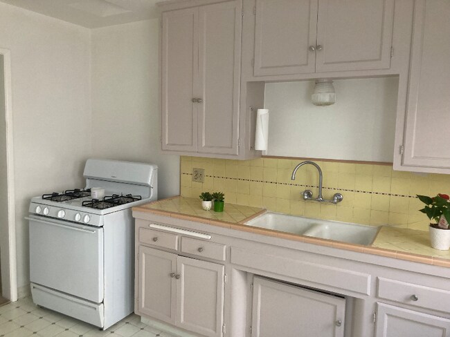4423-4429 Hamilton St San Diego, CA 92116 photo 3