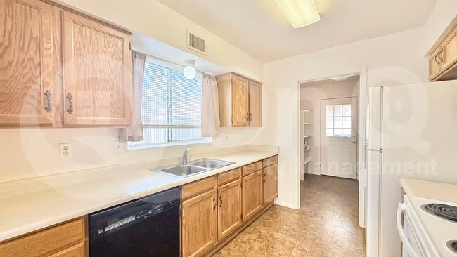 1055 N Recker Rd Mesa, AZ 85205 photo 5