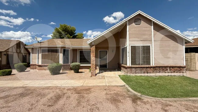 1055 N Recker Rd Mesa, AZ 85205 photo 2