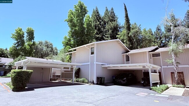 1065 San Ramon Valley Blvd Danville, CA 94526 photo 2
