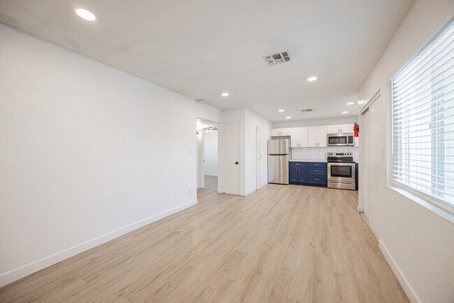 719 N 12th Ave Phoenix, AZ 85007 photo 5
