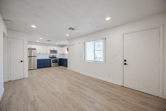 719 N 12th Ave Phoenix, AZ 85007 photo 4