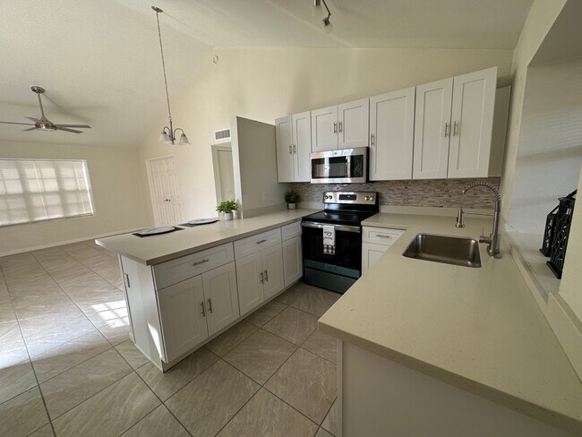 4601 N 102nd Ave Phoenix, AZ 85037 photo 5