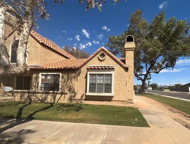 4601 N 102nd Ave Phoenix, AZ 85037 photo 2