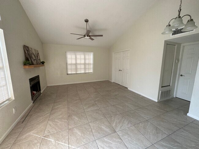 4601 N 102nd Ave Phoenix, AZ 85037 photo 3