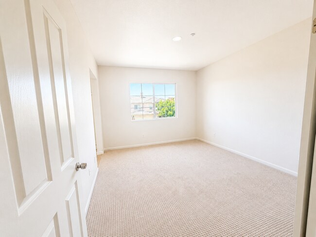 120 Mahogany Ln Union City, CA 94587 photo 5