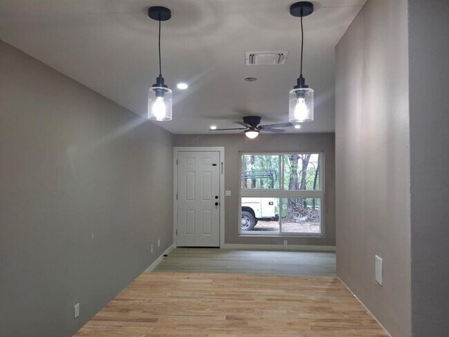 345 FM86 Luling, TX 78648 photo 4
