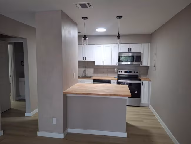 345 FM86 Luling, TX 78648 photo 3