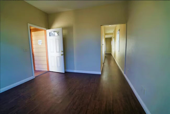 3136 Union St Oakland, CA 94608 photo 4