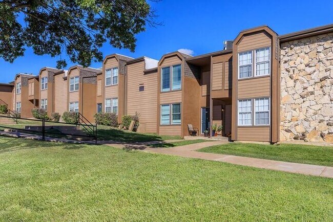 3101 W Northgate Dr Irving, TX 75062 photo 2