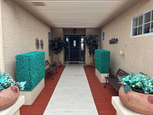 Furnsihed Vacation Rental Sun Lakes photo 3
