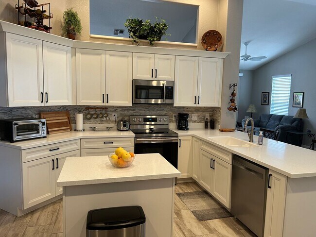 Furnsihed Vacation Rental Sun Lakes photo 5