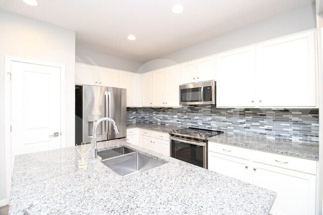 5815 West Pueblo Avenue, Phoenix, AZ 85043 photo 3