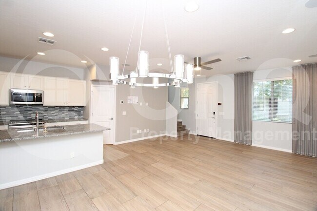 5815 West Pueblo Avenue, Phoenix, AZ 85043 photo 5