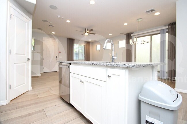 5815 West Pueblo Avenue, Phoenix, AZ 85043 photo 4