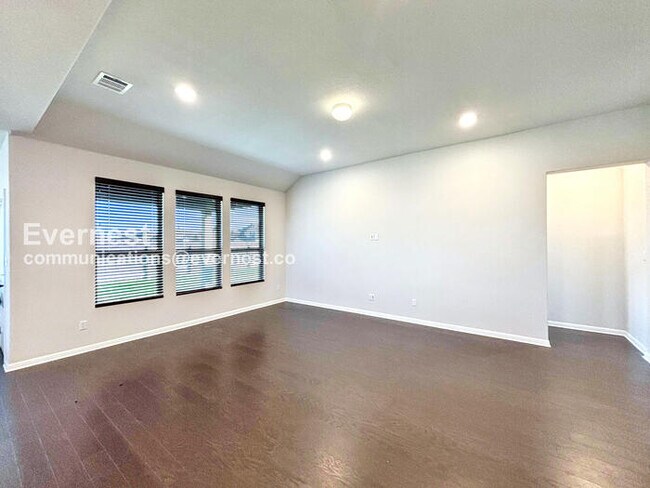 102 Santo Spirit Road Hutto, TX 78634 photo 5