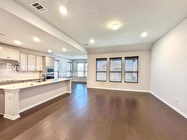 102 Santo Spirit Road Hutto, TX 78634 photo 4