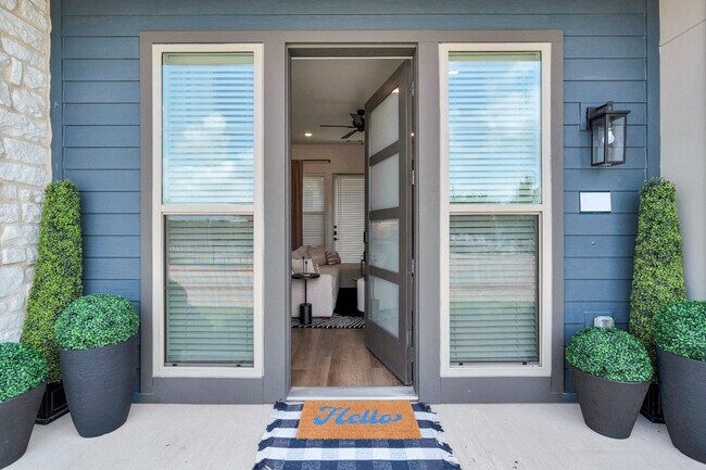 1521 Bernard St Garland, TX 75089 photo 4