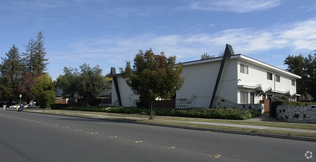 40414 Grimmer Boulevard, Fremont, CA 94538 photo 3