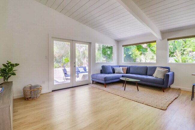 4942 Baja Ct San Diego, CA 92115 photo 3