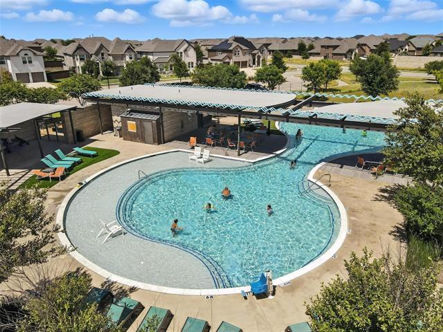 940 Azure Lane, Celina, TX 75009 photo 2