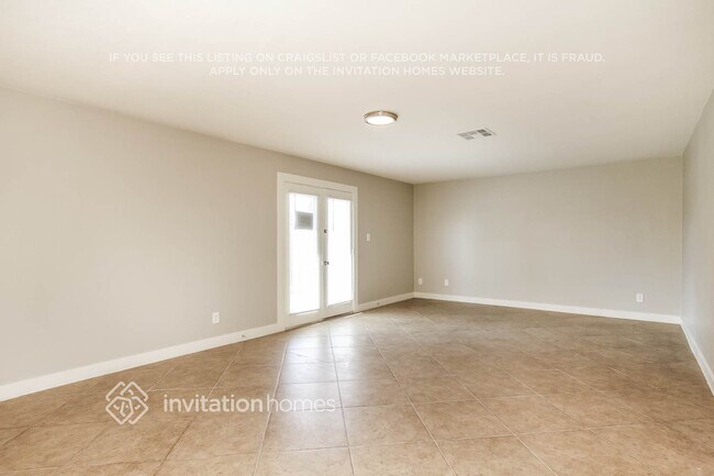 4512 N 81st Dr Phoenix, AZ 85033 photo 4