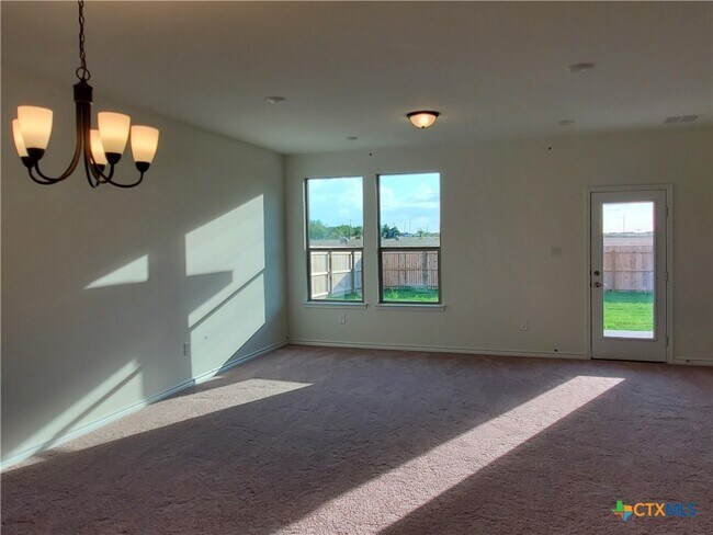 4001 Woodside Dr Seguin, TX 78155 photo 4