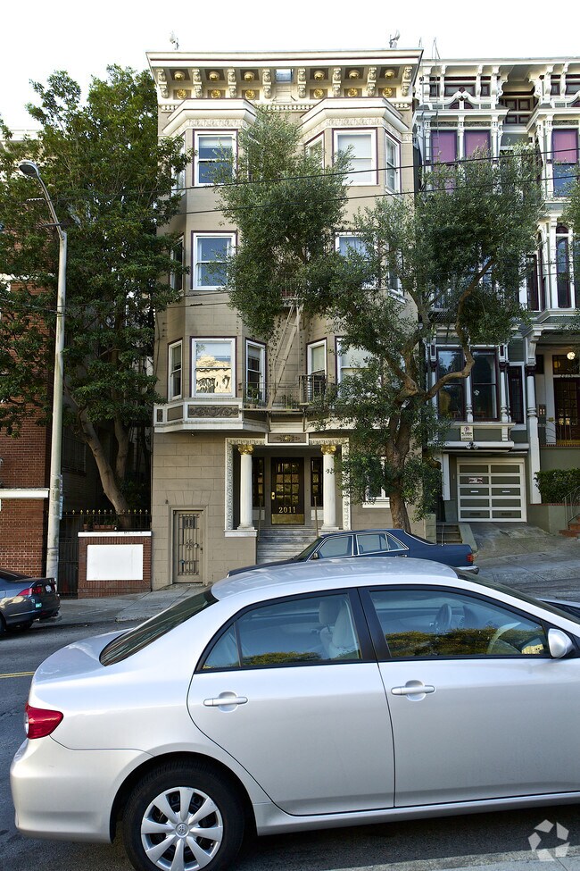 2011 Sacramento Street, San Francisco, CA 94109 photo 2