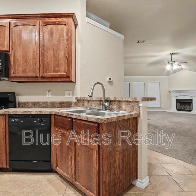 6164 Texas Shiner Dr Fort Worth, TX 76179 photo 4