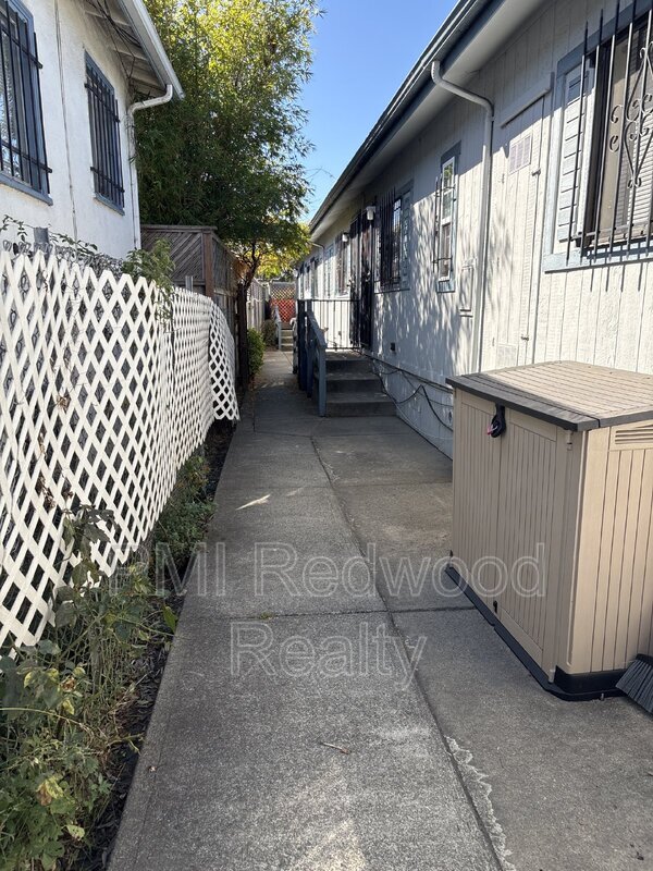 4915 Shattuck Avenue, Oakland, CA 94609 photo 2