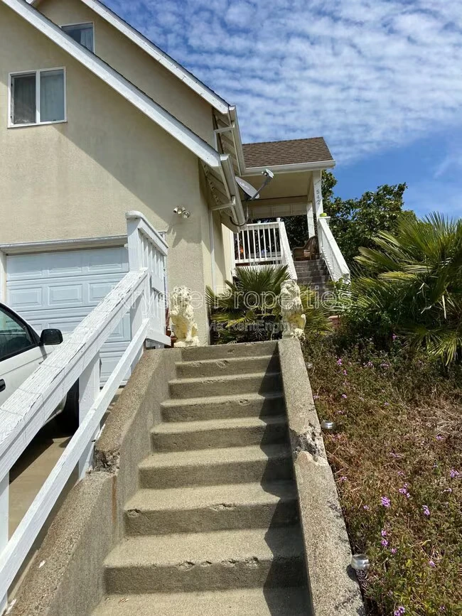 544 Porter St Vallejo, CA 94590 photo 2
