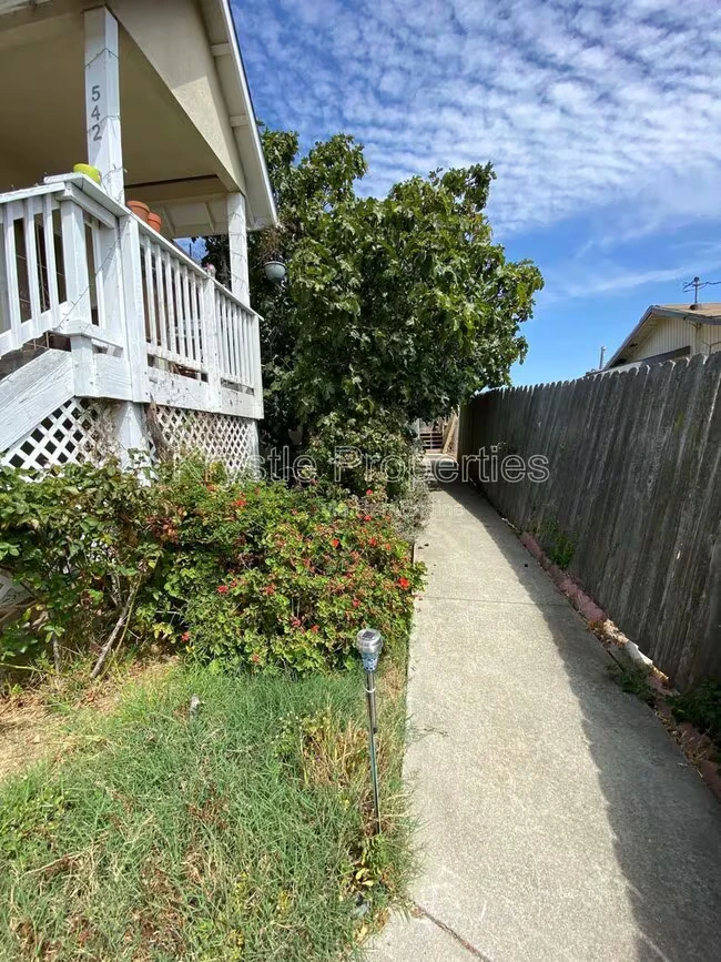 544 Porter St Vallejo, CA 94590 photo 3