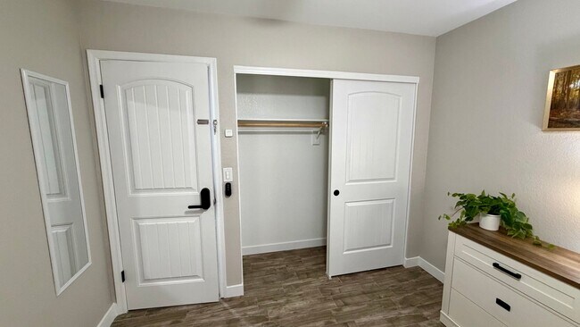 3757 W Joan De Arc Ave Phoenix, AZ 85029 photo 2