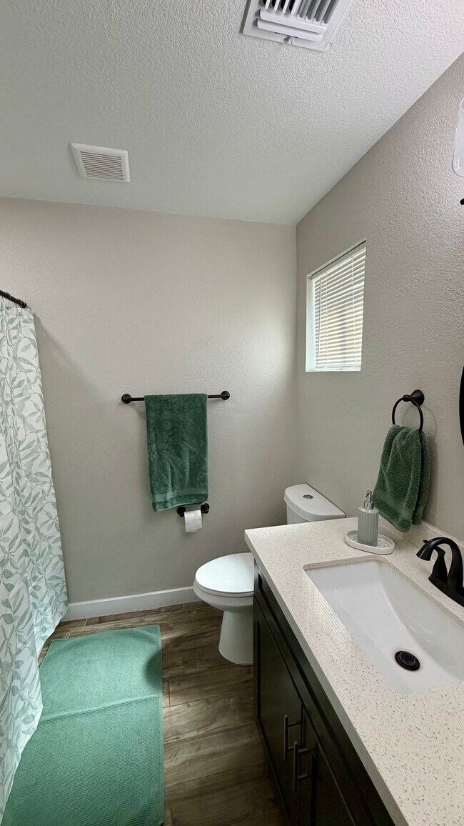 3757 W Joan De Arc Ave Phoenix, AZ 85029 photo 4