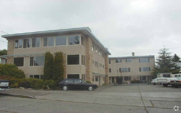 2323 West Plymouth Street, Seattle, WA 98199 photo 5