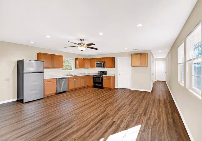 207 Oakwood Loop San Marcos, TX 78666 photo 3