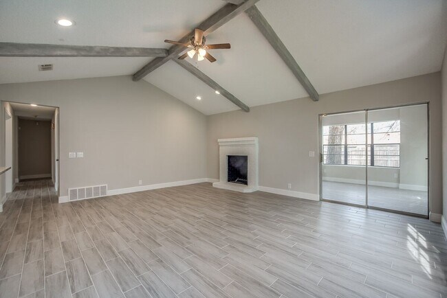 2311 Blackhaw Ct Arlington, TX 76015 photo 3