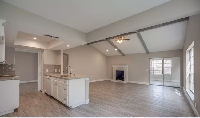 2311 Blackhaw Ct Arlington, TX 76015 photo 2