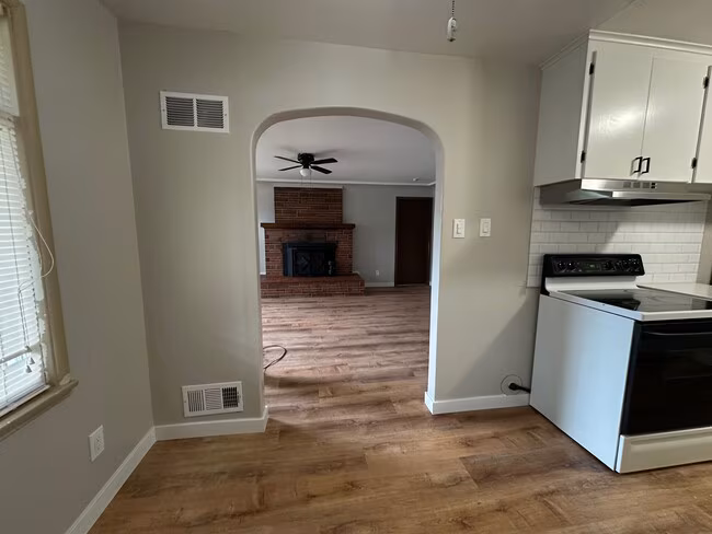 8311 Bridgeport Way SW Lakewood, WA 98499 photo 3