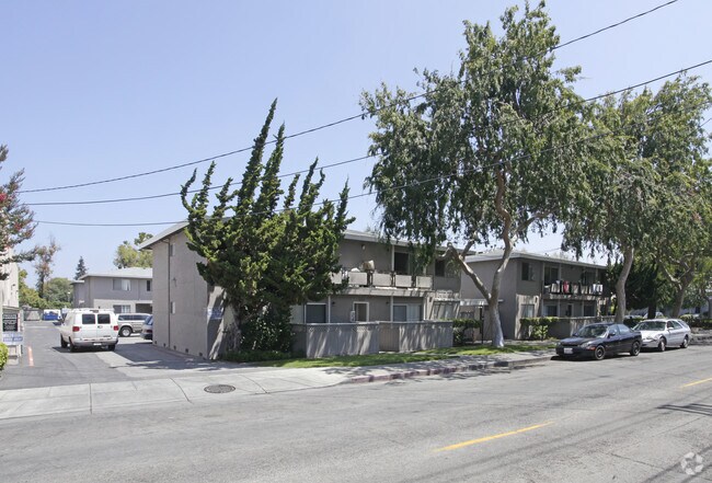 Weddell Arms Apartments photo 2