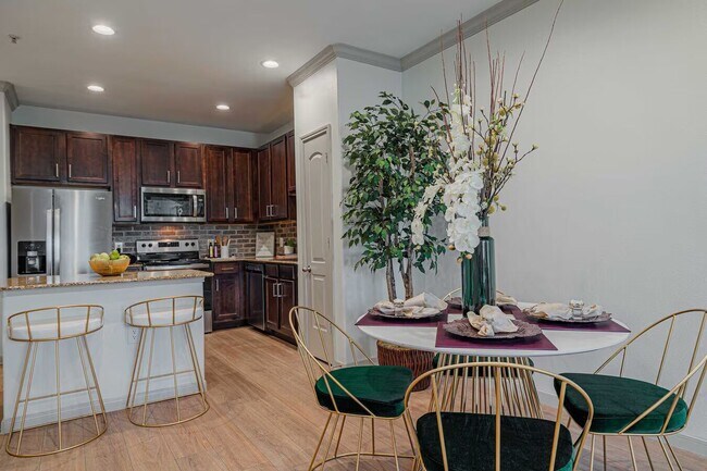 10799 Memorial Drive, Houston, TX 77079 photo 4