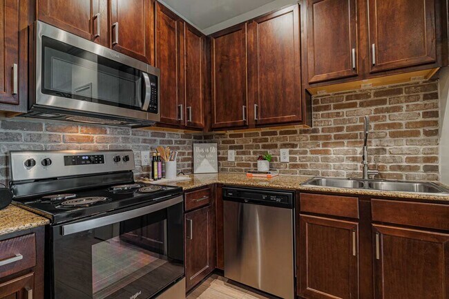 10799 Memorial Drive, Houston, TX 77079 photo 3