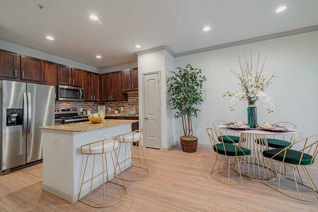 10799 Memorial Drive, Houston, TX 77079 photo 5