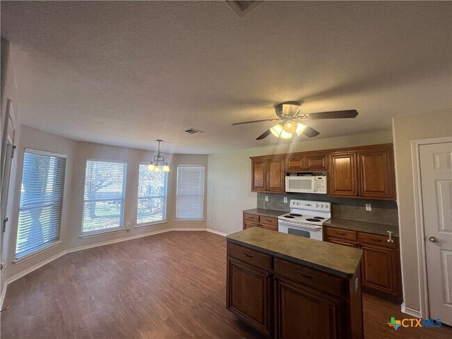 2130 Jasons W Ct New Braunfels, TX 78130 photo 5