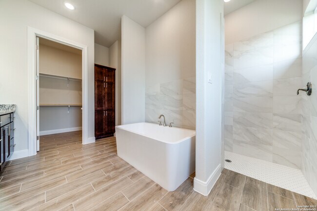 238 Peter Kleid Lp Blanco, TX 78606 photo 2