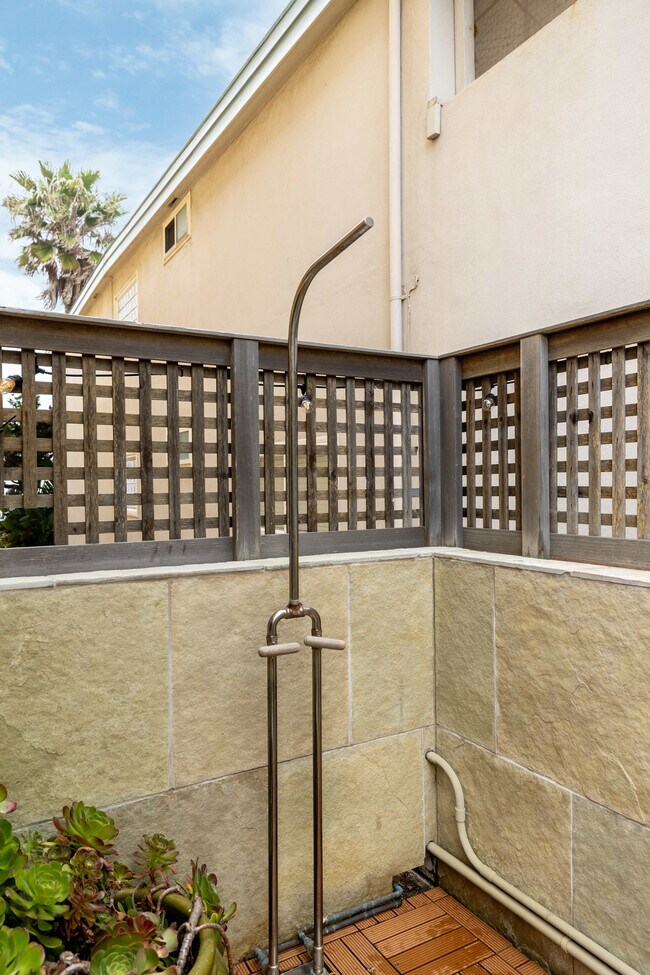 457 Coast Blvd San Diego, CA 92037 photo 5
