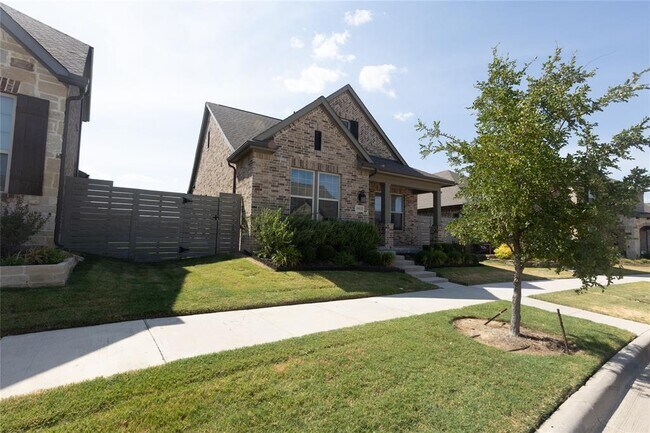 1012 Lamp Post Lane, Argyle, TX 76226 photo 2